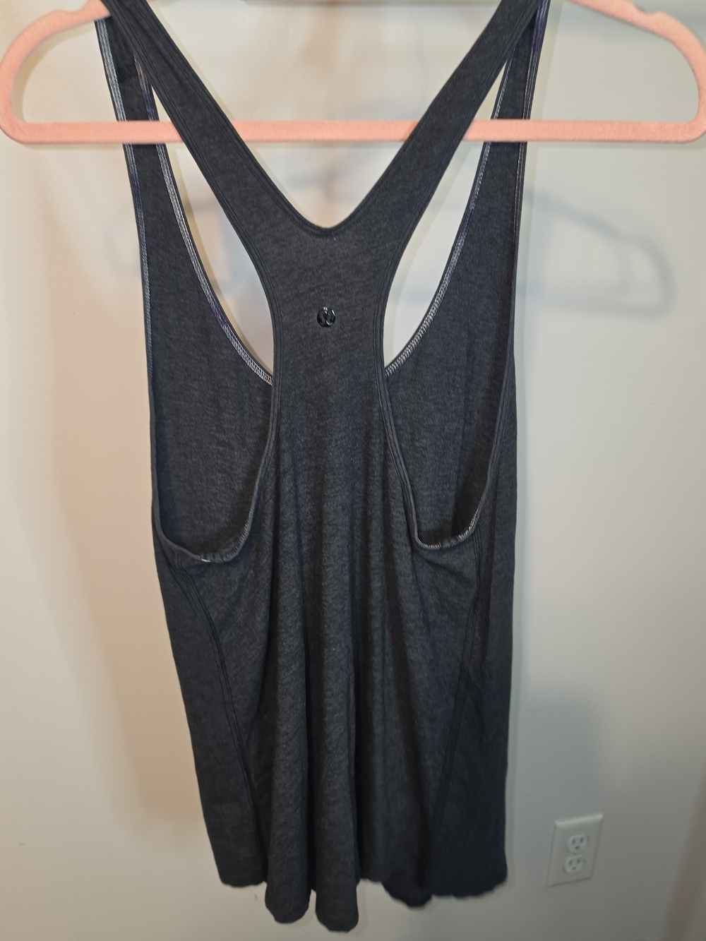 Lululemon dark gray tank top #activewear #athletic ptp 17.5"